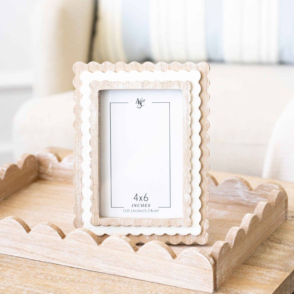 6x8 wood scallop photo frame (4x6 pic) Home Decor - 17024