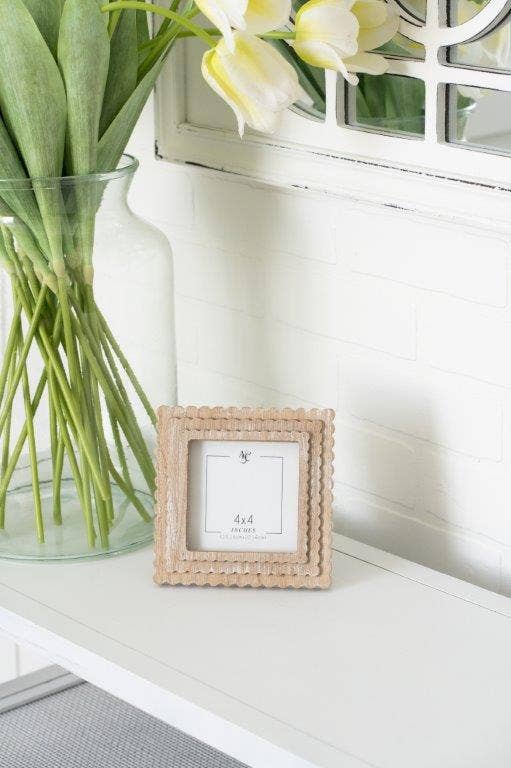 6x6x1 wood SCALLOP photo frame (holds 4x4 pic) - 17018