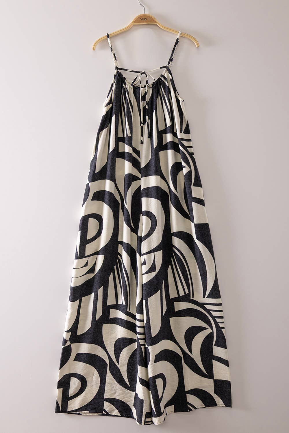 NP71117-Sleeveless Oversized Woven Print Jumpsuit