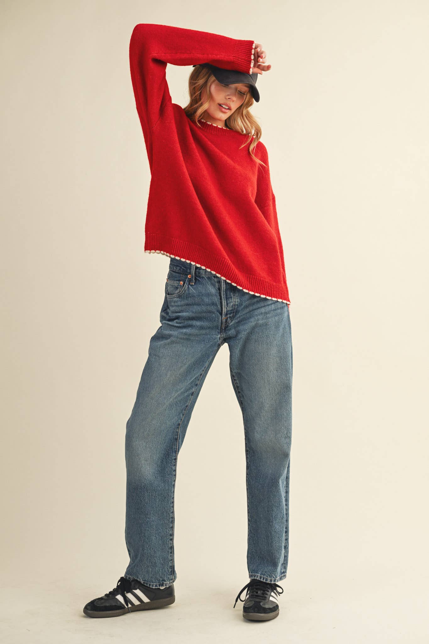 CONTRAST KNIT SCALLOPED EDGE SWEATER