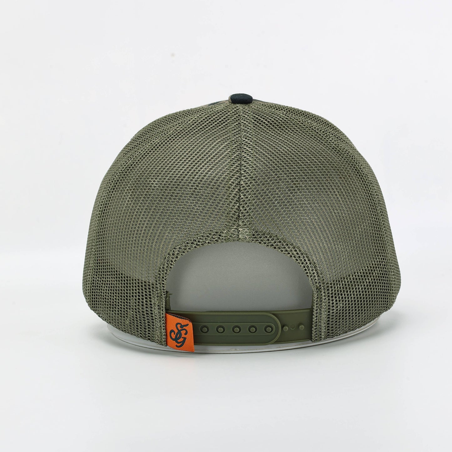 Southern Gentlemen Hunt & Fish Club Trucker Hat – Camo/Olive