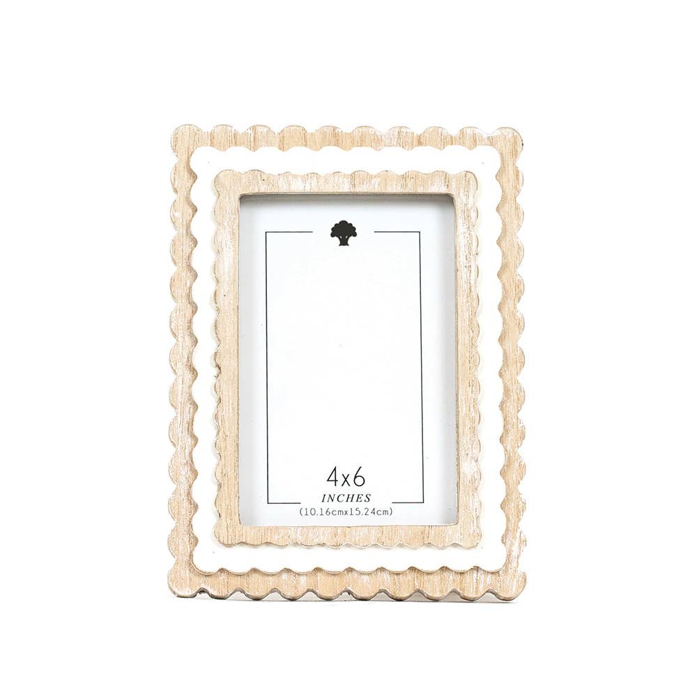 6x8 wood scallop photo frame (4x6 pic) Home Decor - 17024
