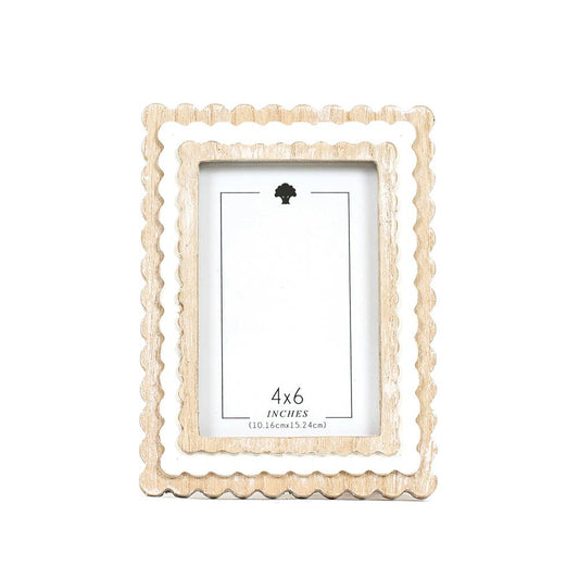 6x8 wood scallop photo frame (4x6 pic) Home Decor - 17024