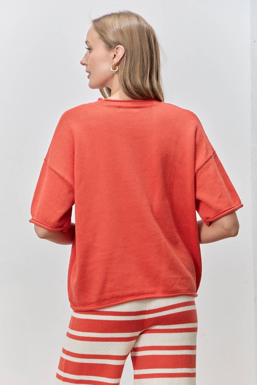 SHORT SLEEVE KNIT TOP