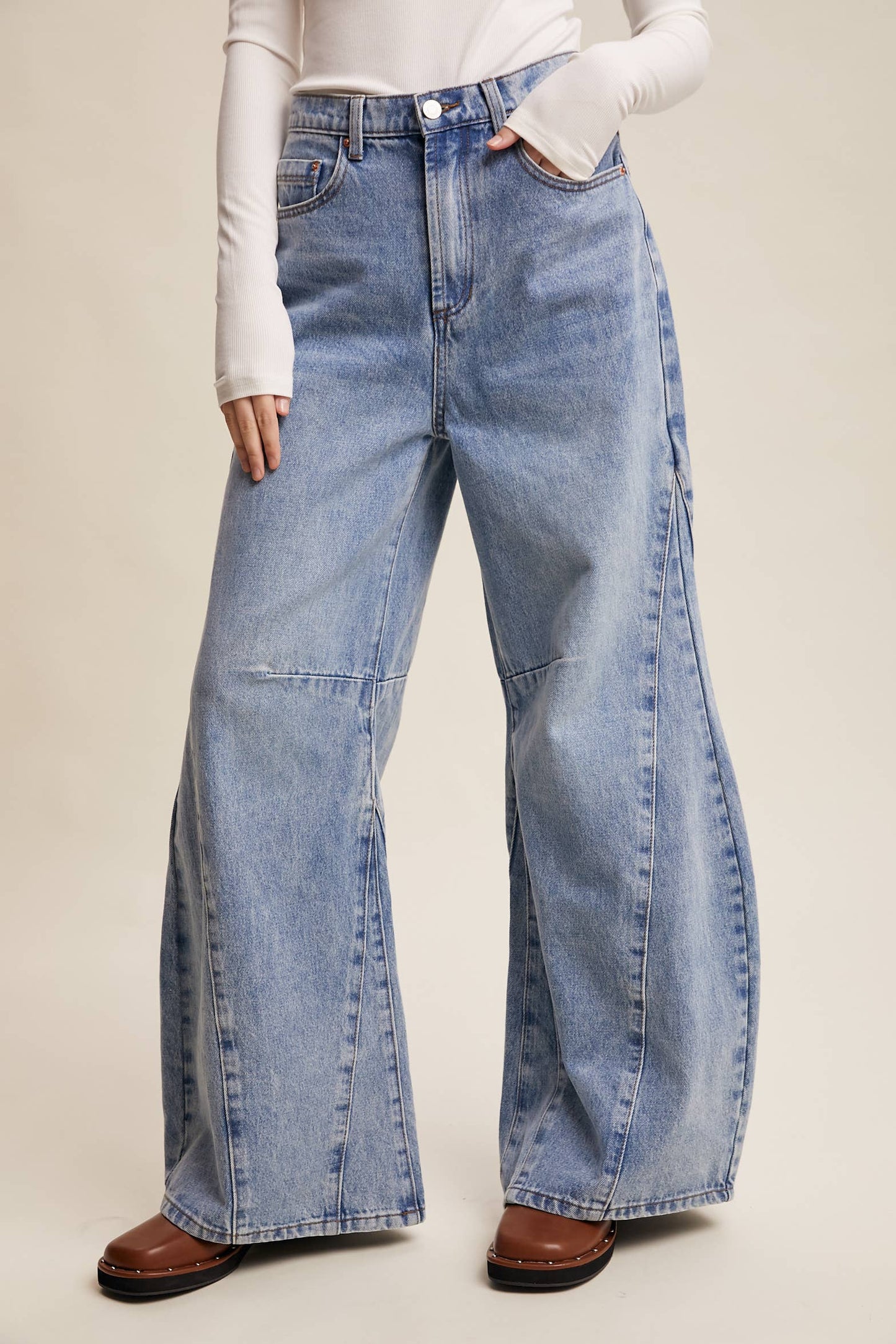 Wide-Leg Panel Detail Jeans
