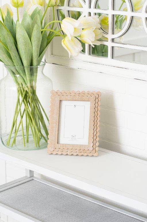 17028 - 8x10 wood photo frame SCALLOP (5x7 pic)