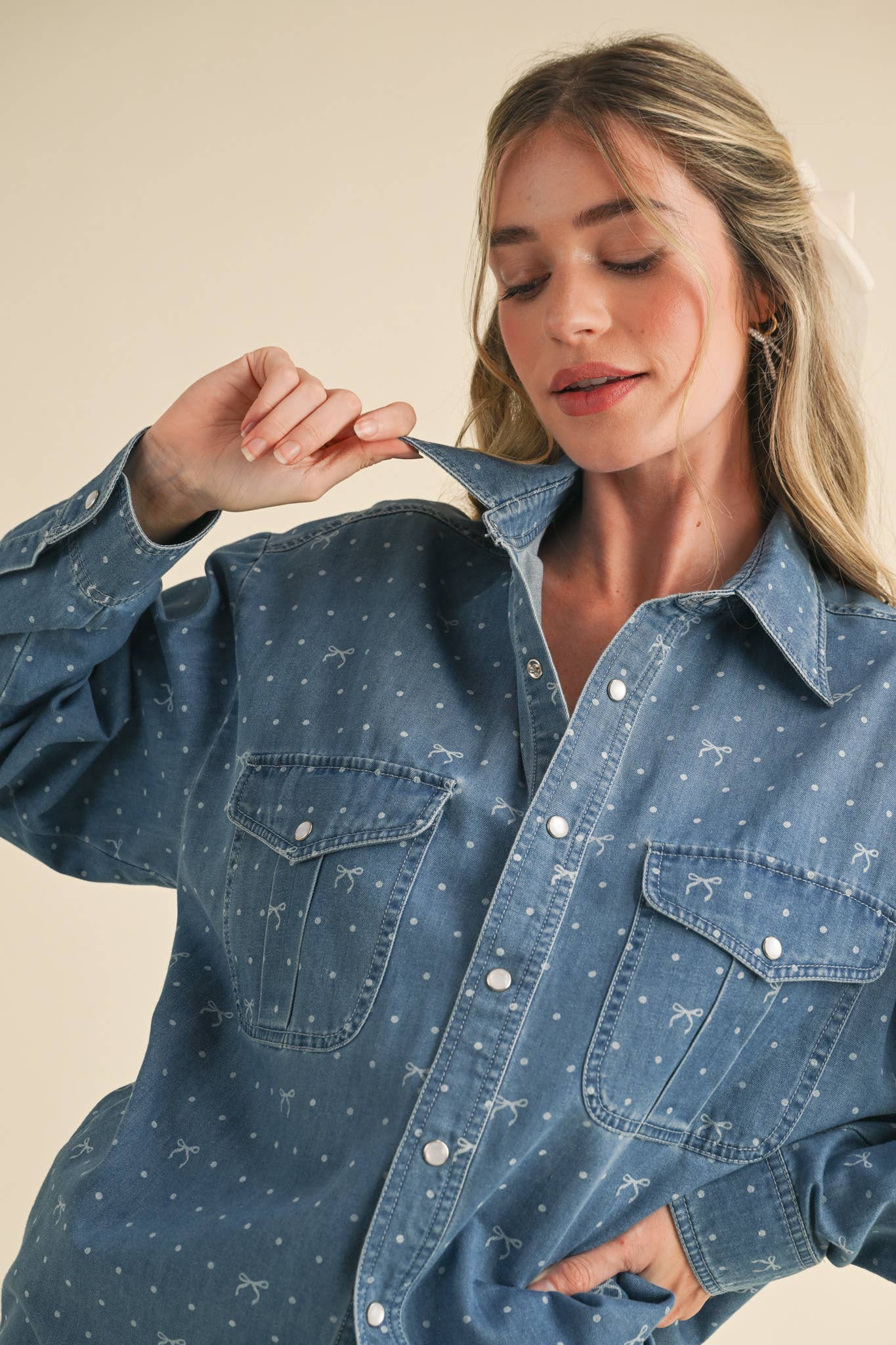 BOW PRINT OVERSIZED DENIM BUTTON DOWN TOP MTP3458