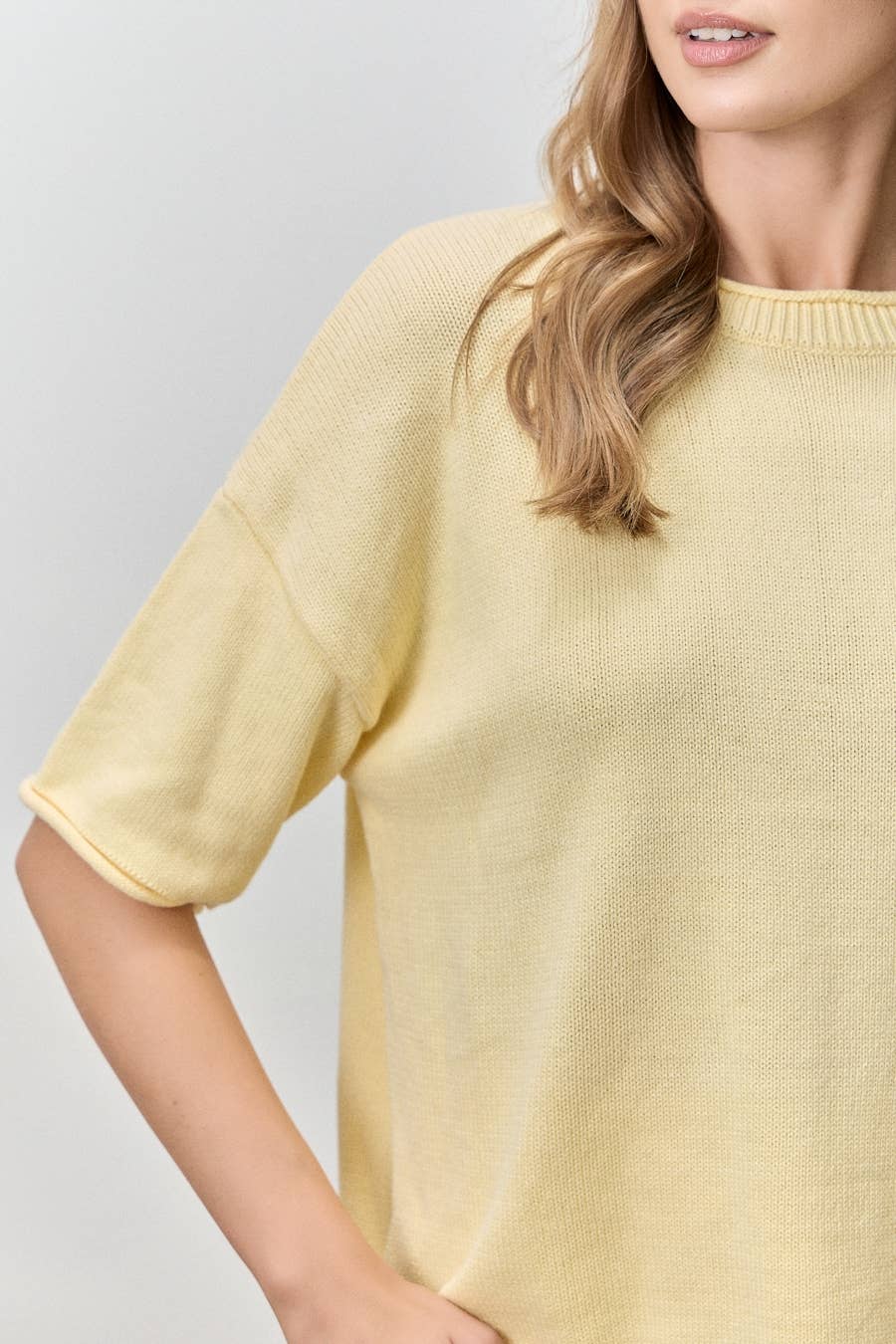 SHORT SLEEVE KNIT TOP