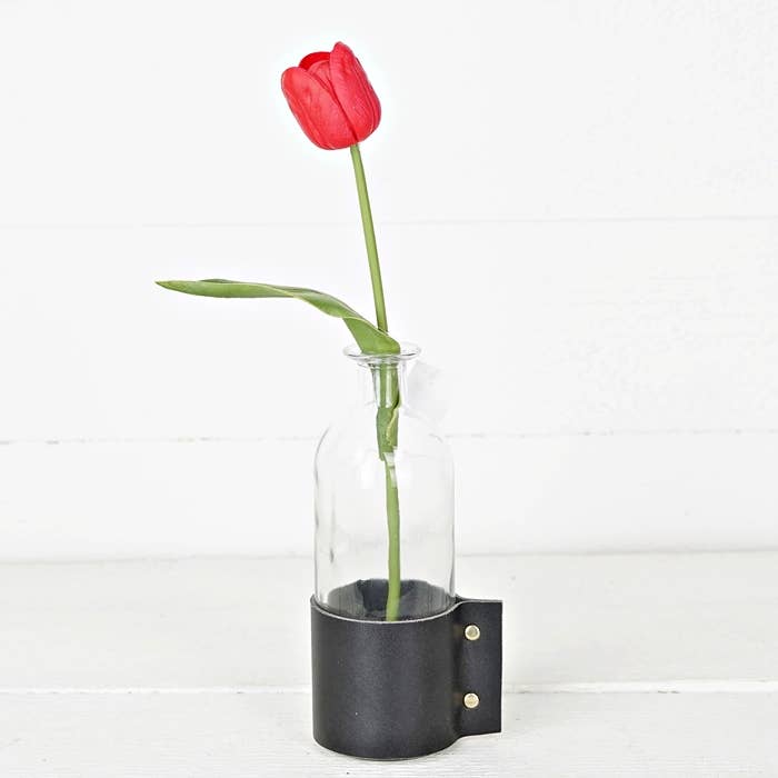 14in real touch Tulip Bud w. Leave-Red