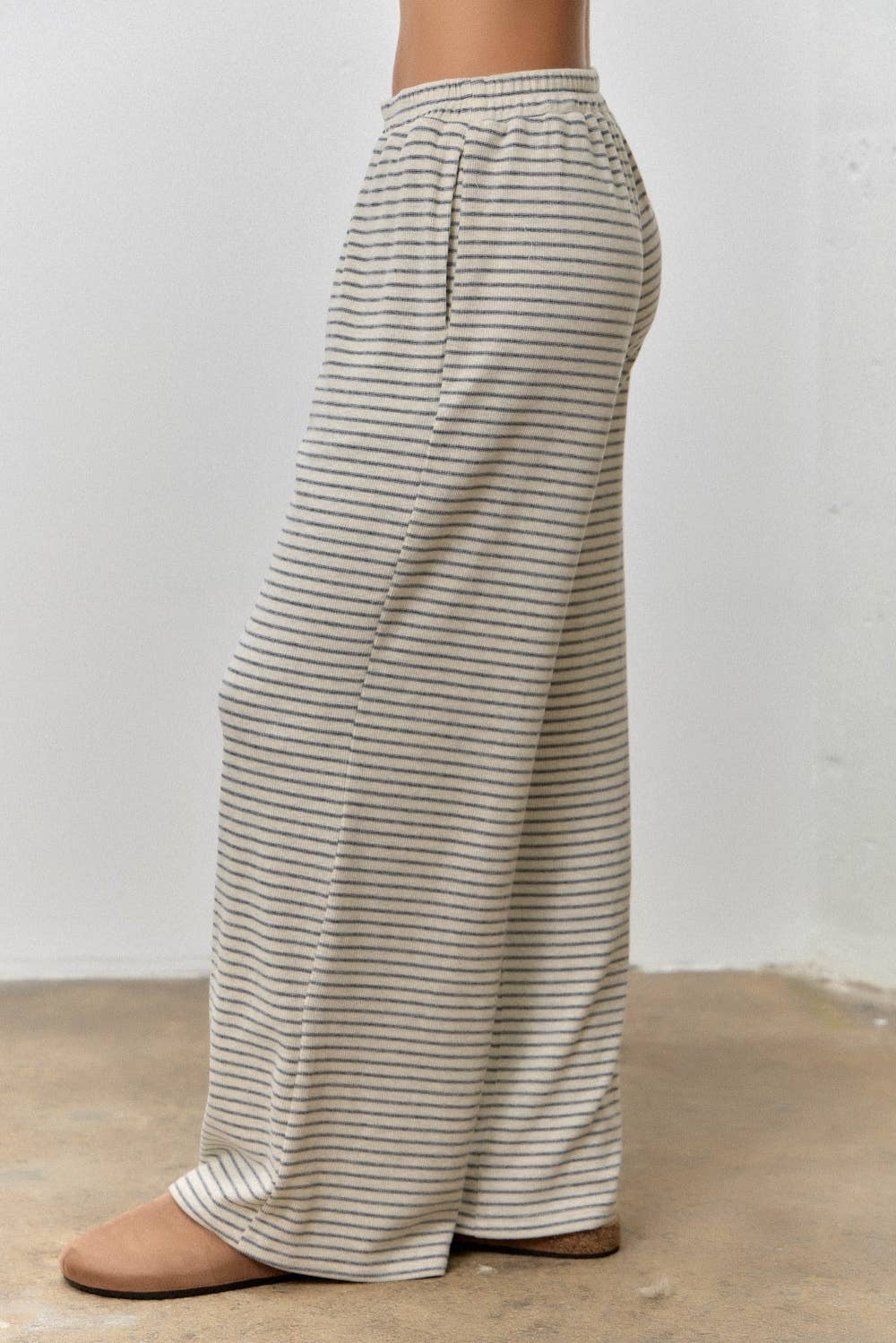 STRIPED ELASTIC WAIST PANTS