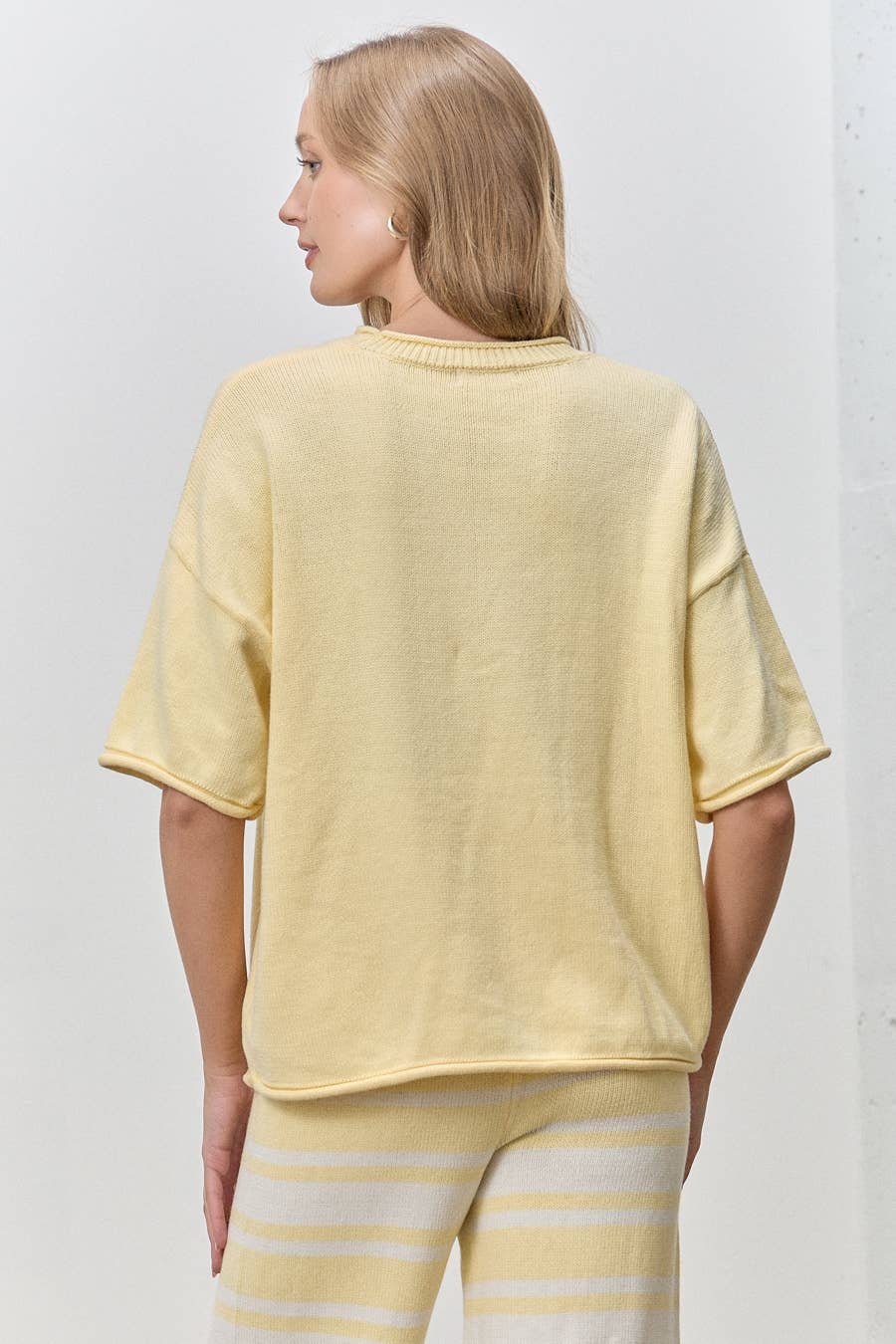SHORT SLEEVE KNIT TOP