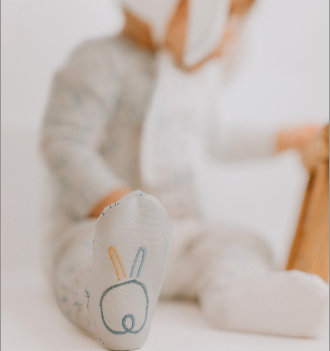 Baby organic footie | bunnies