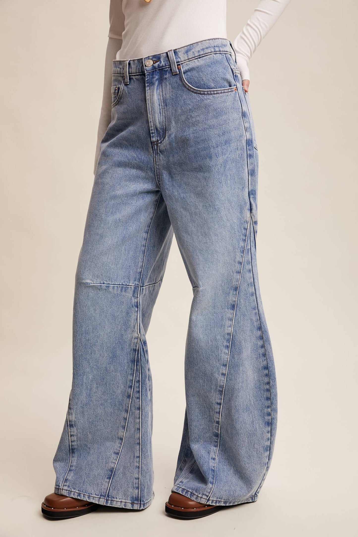 Wide-Leg Panel Detail Jeans