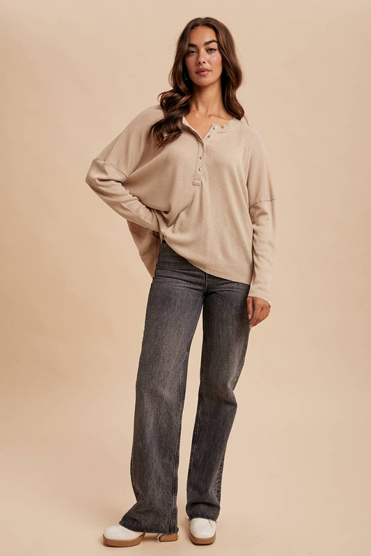 LONG SLEEVE HENLEY TOP WITH RAW EDGE HEM