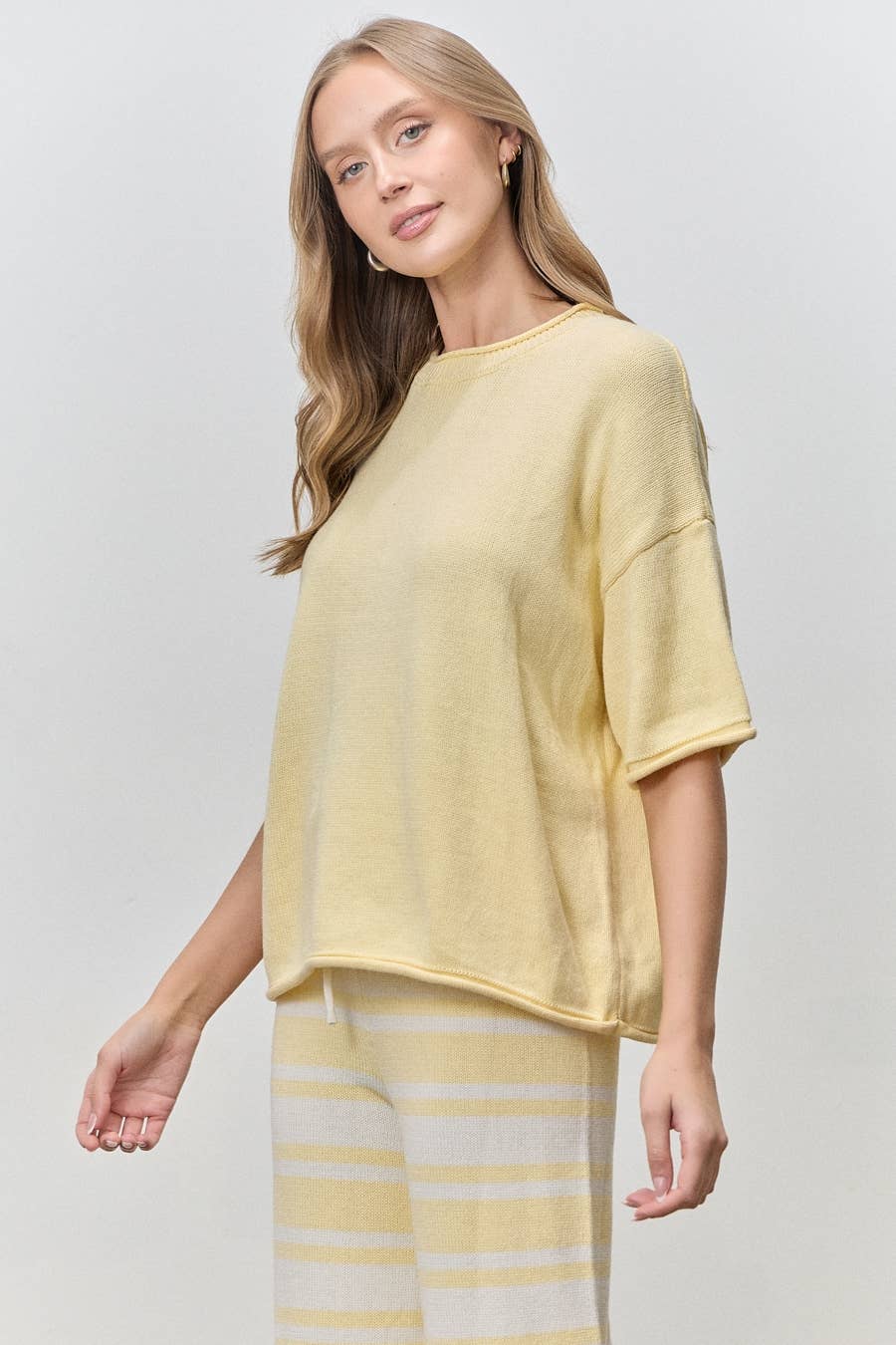 SHORT SLEEVE KNIT TOP