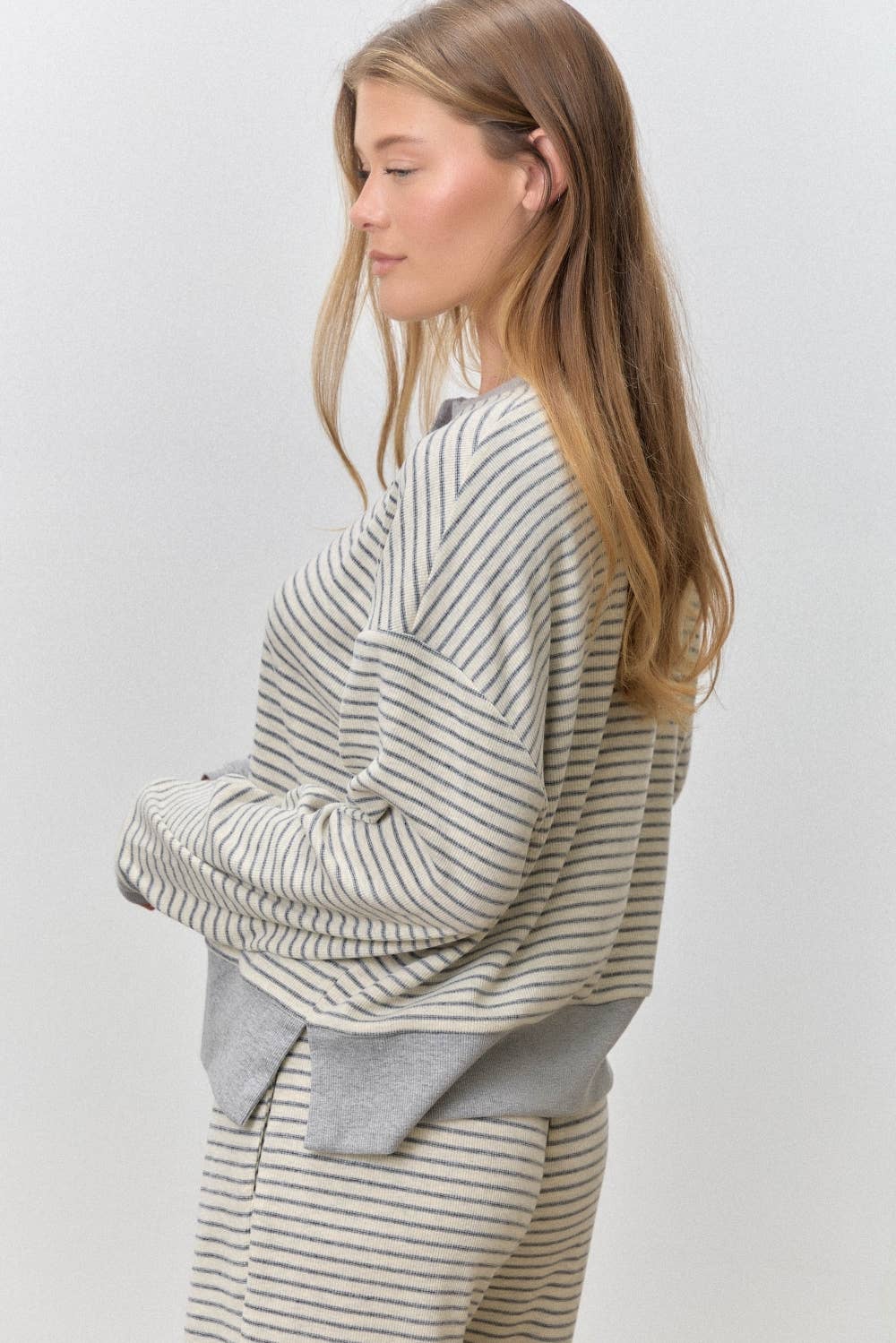 STRIPED CONTRAST HEM LONG SLEEVE TOP