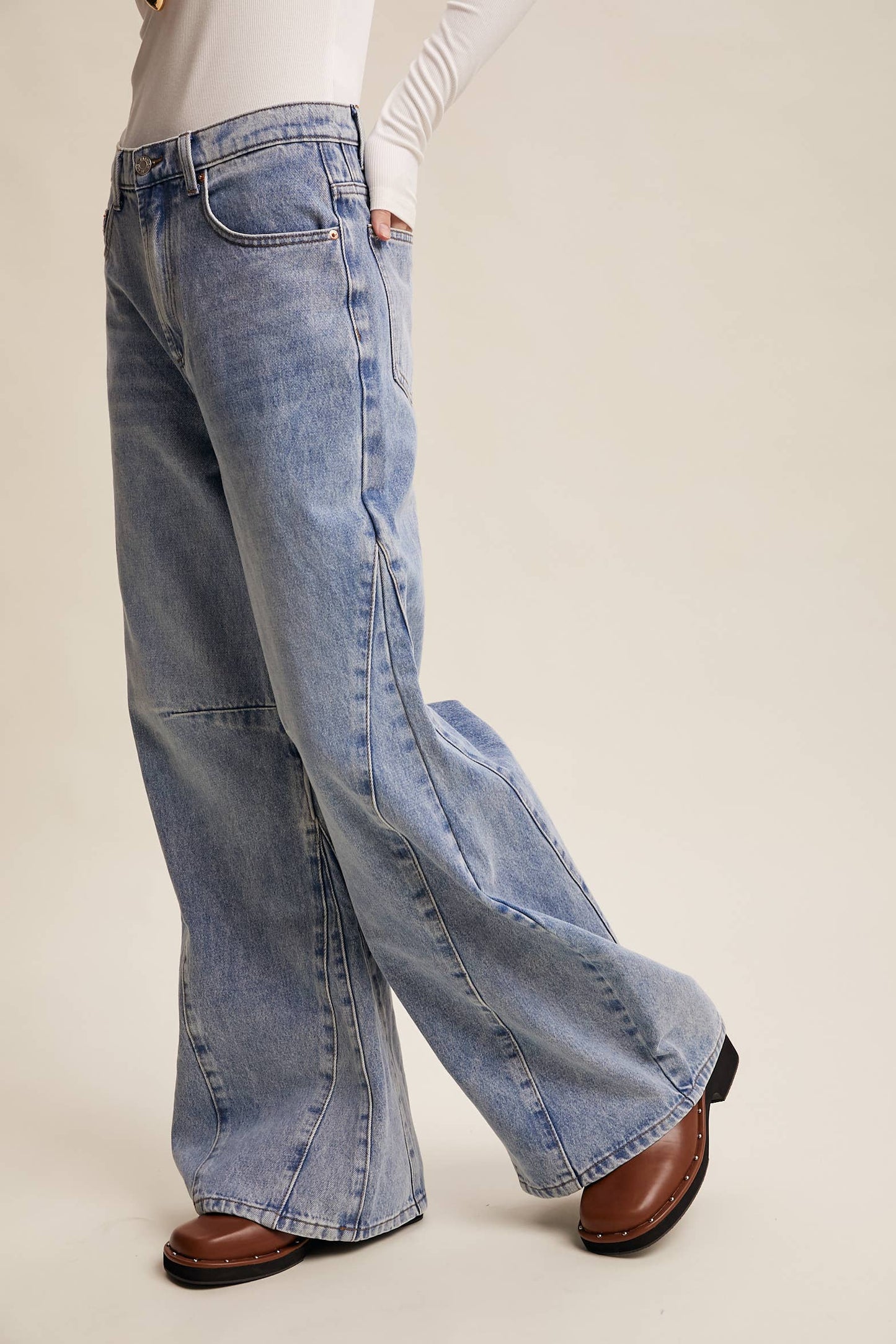 Wide-Leg Panel Detail Jeans