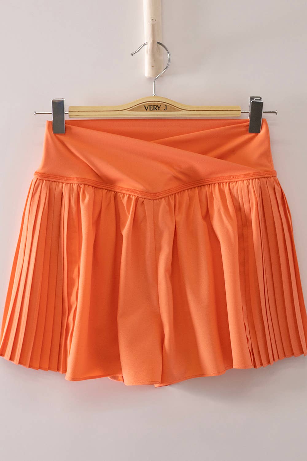 NP70970-Side Pleated Detail Activewear Shorts
