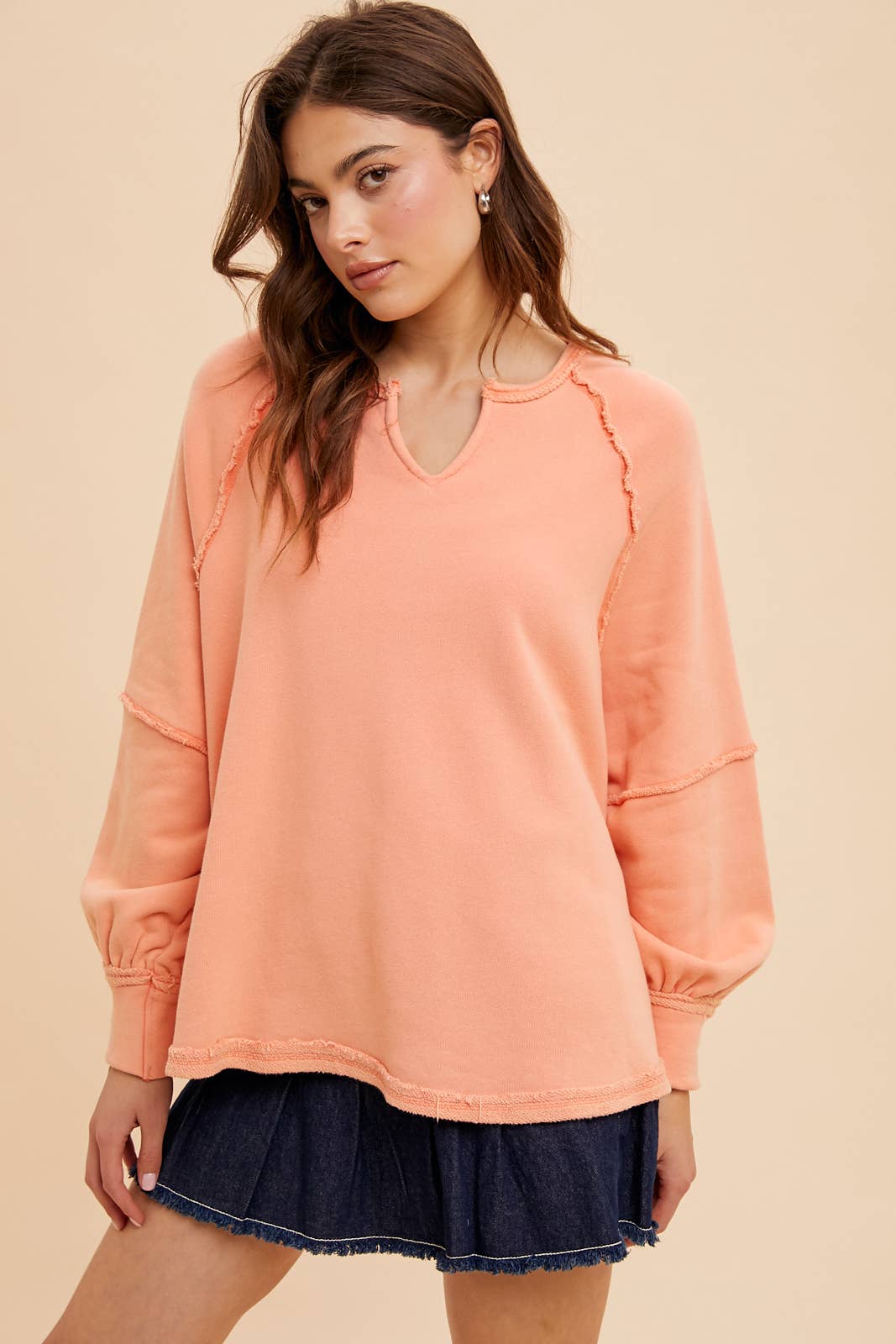 OVERSIZED GARMENT WASHED NOTCHED TOP
