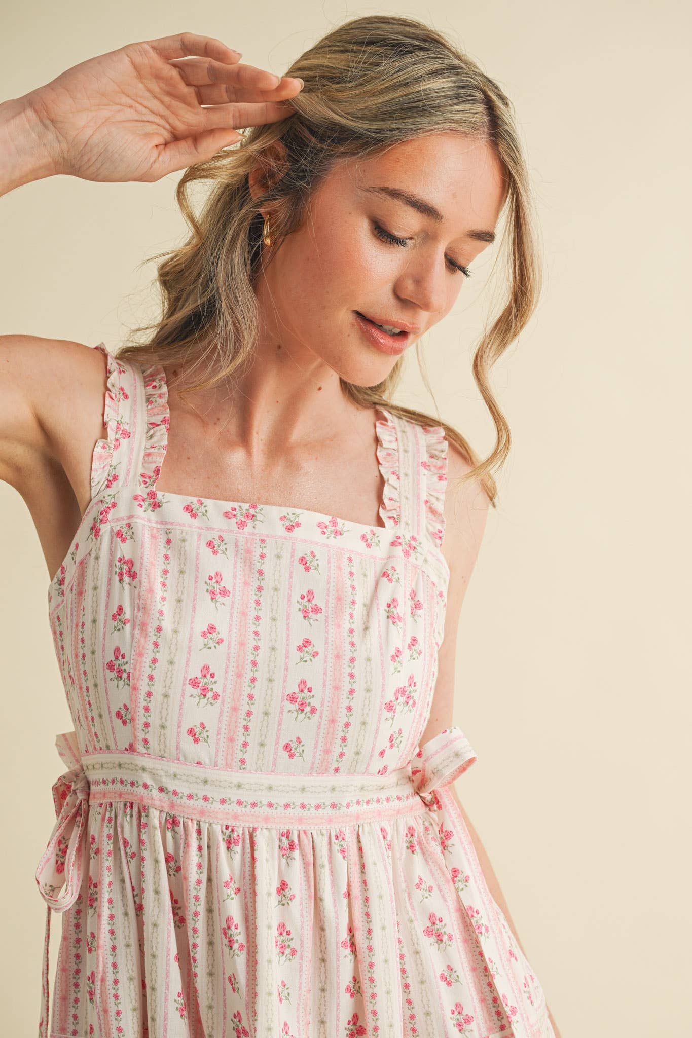 RUFFLED STRAP FLORAL MIDI DRESS WITH SIDE TYING BOWS MDR3586