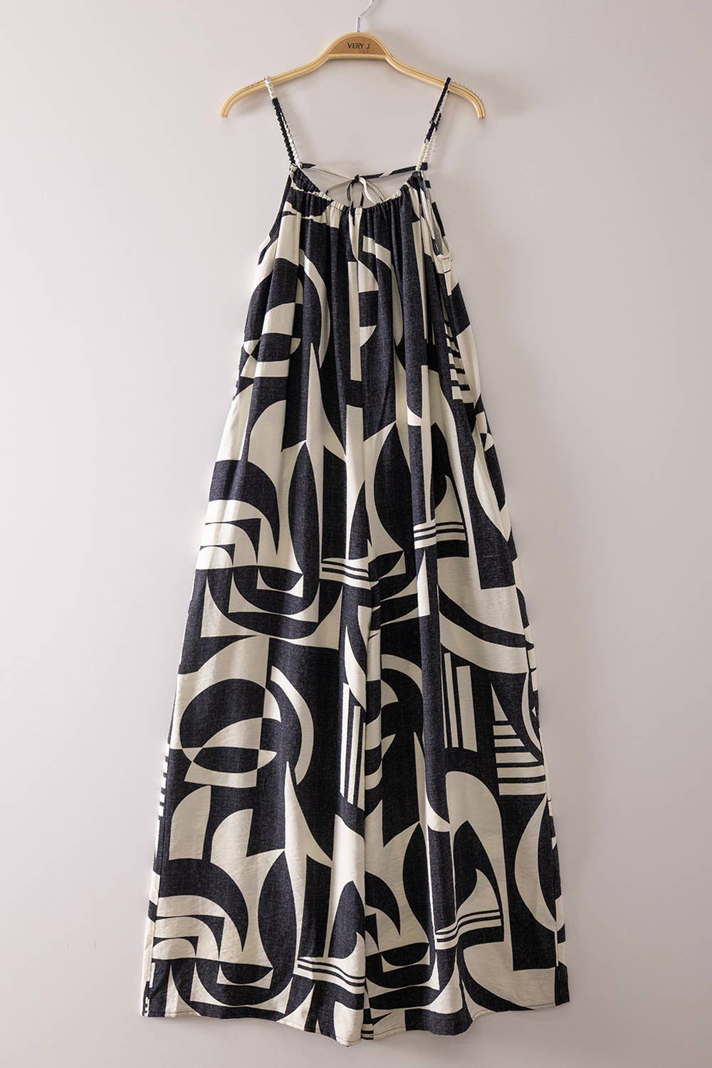 NP71117-Sleeveless Oversized Woven Print Jumpsuit