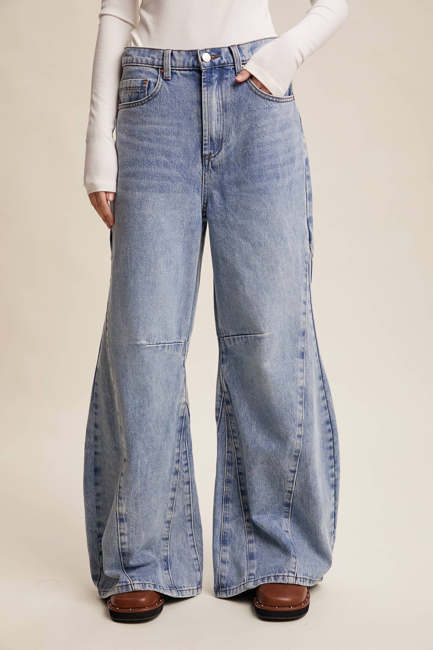 Wide-Leg Panel Detail Jeans