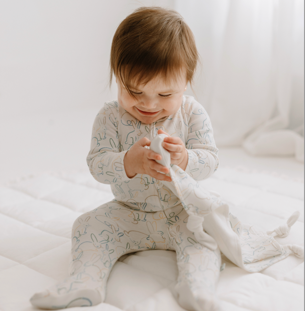 Baby organic footie | bunnies