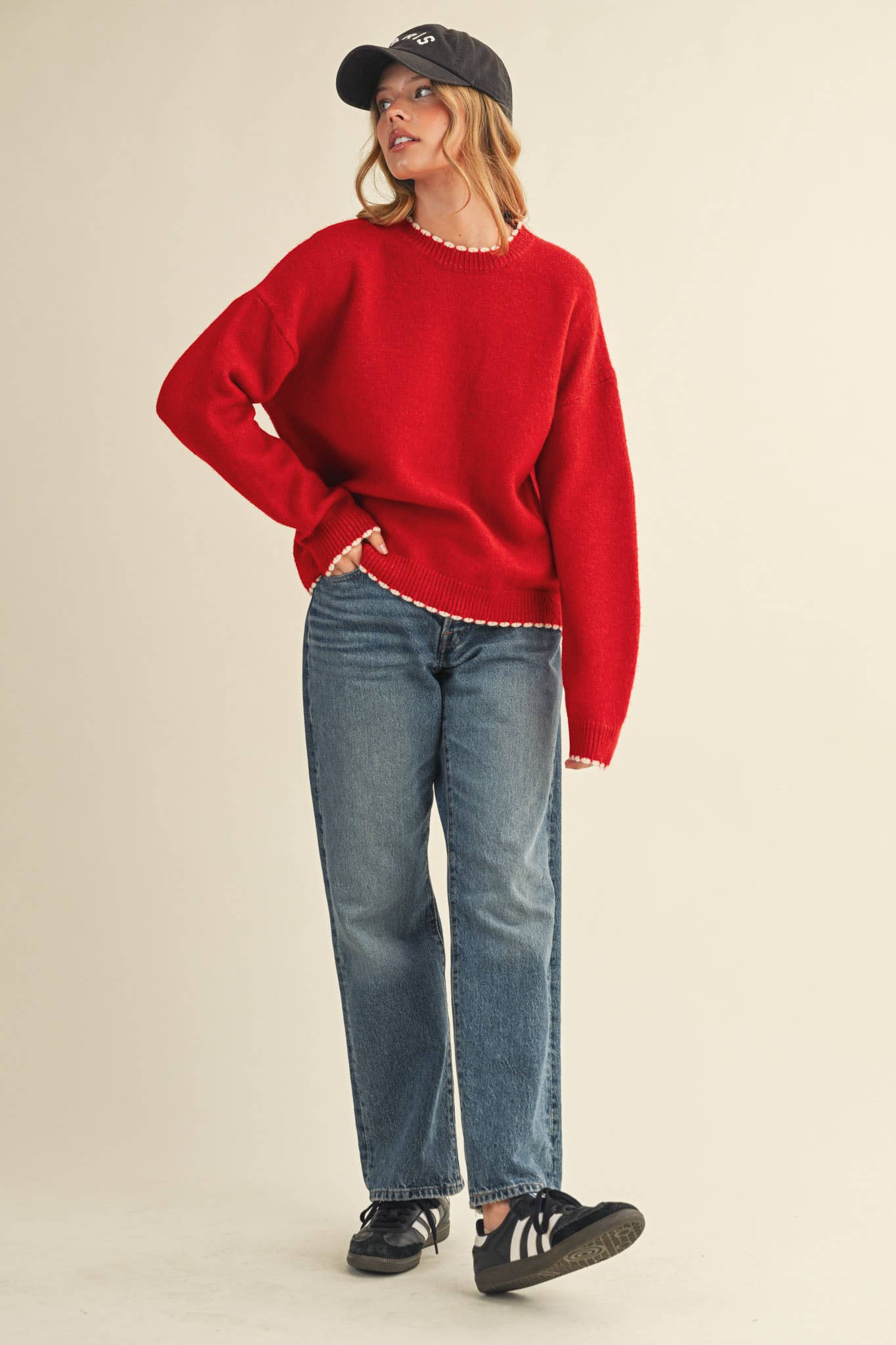 CONTRAST KNIT SCALLOPED EDGE SWEATER