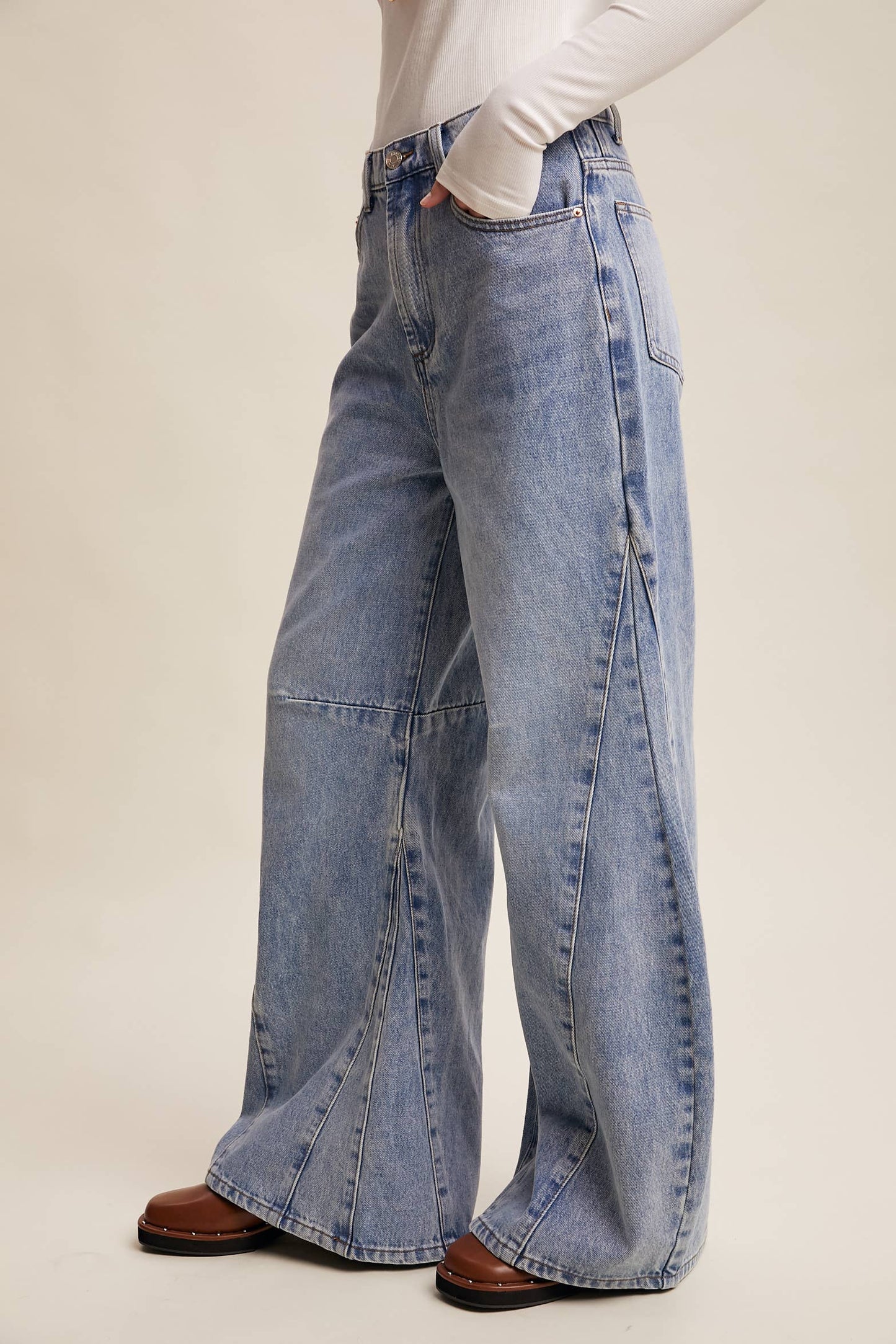 Wide-Leg Panel Detail Jeans