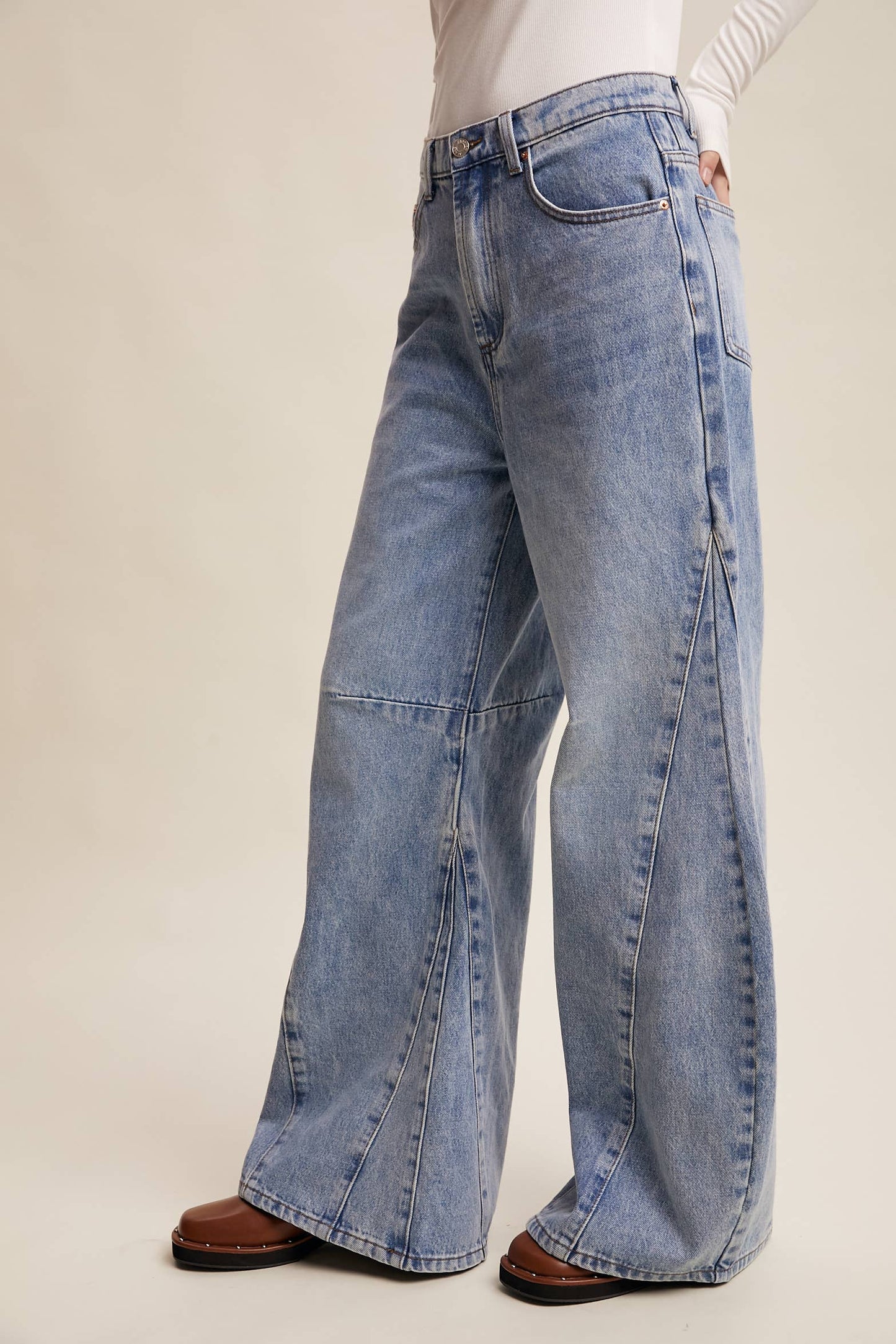 Wide-Leg Panel Detail Jeans