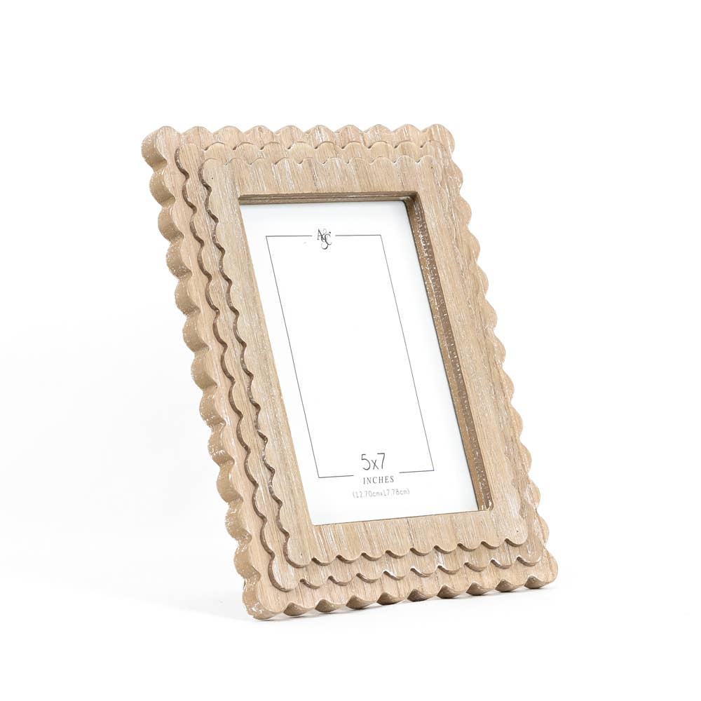 17028 - 8x10 wood photo frame SCALLOP (5x7 pic)