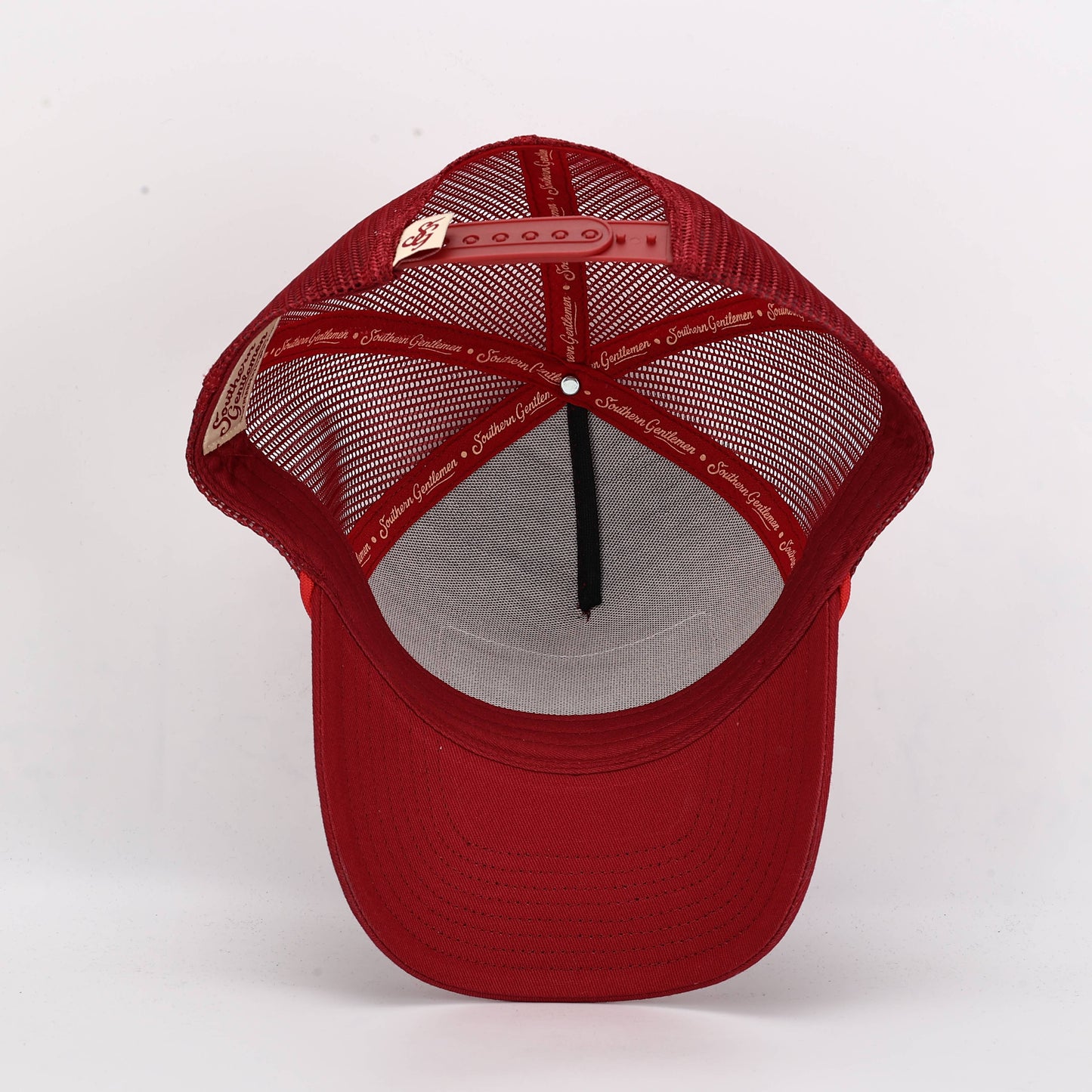 Southern Gentlemen Front Porch Philosopher Trucker Hat – Red