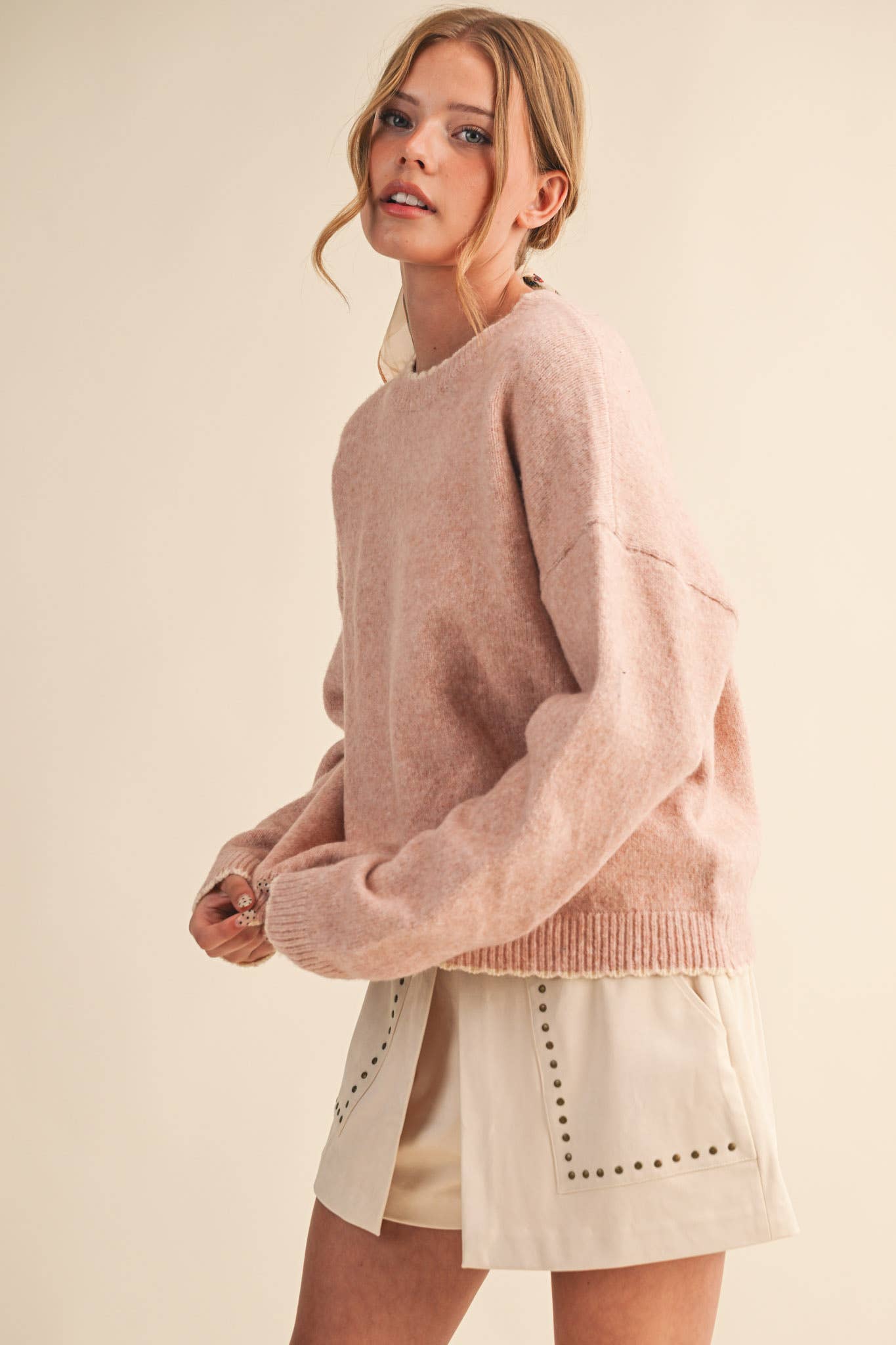 CONTRAST KNIT SCALLOPED EDGE SWEATER
