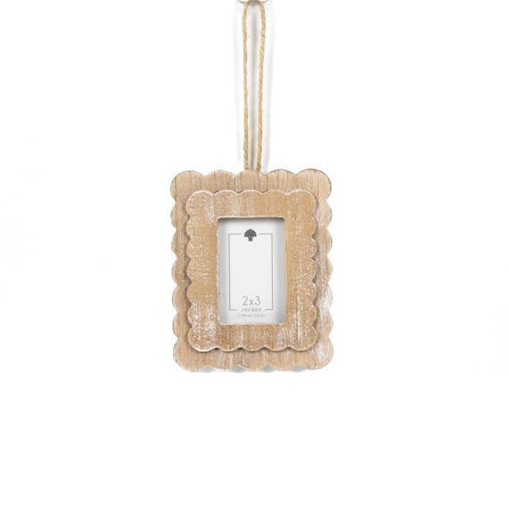 5x5 wood scallop photo frame ornament 2x3 pic  - 17050
