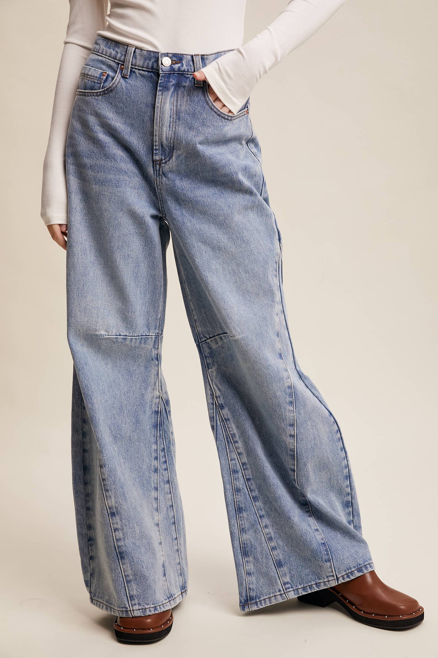 Wide-Leg Panel Detail Jeans